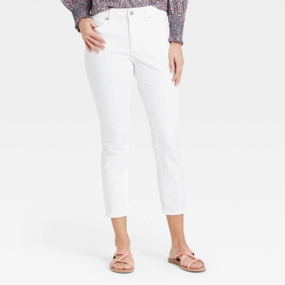 Universal Threads White High Rise Skinny Crop Jeans Size 4